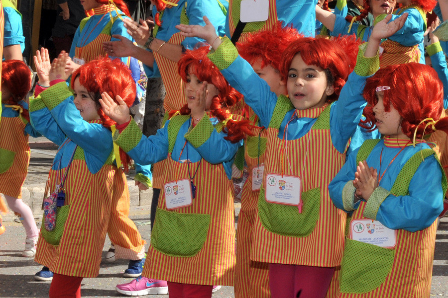 Πάτρα: Περισσότεροι από 13.000 μικροί καρναβαλιστές στην μεγάλη παρέλαση του καρναβαλιού των παιδιών
