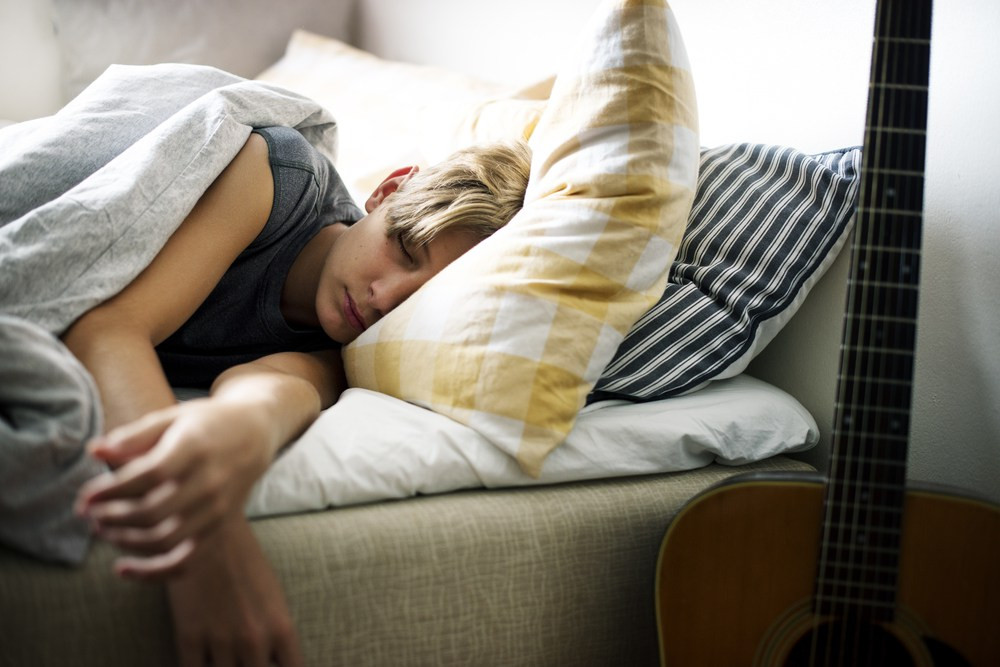 Εφηβική αϋπνία: Σιωπηλή επανάσταση, συναισθηματική ανησυχία ή ορμονικό θέμα;
