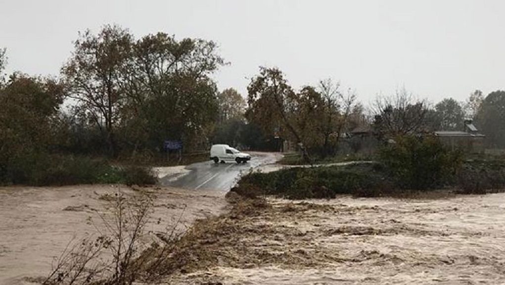 Πλημμύρες και κατολισθήσεις στις παραλιακές περιοχές της Λάρισας