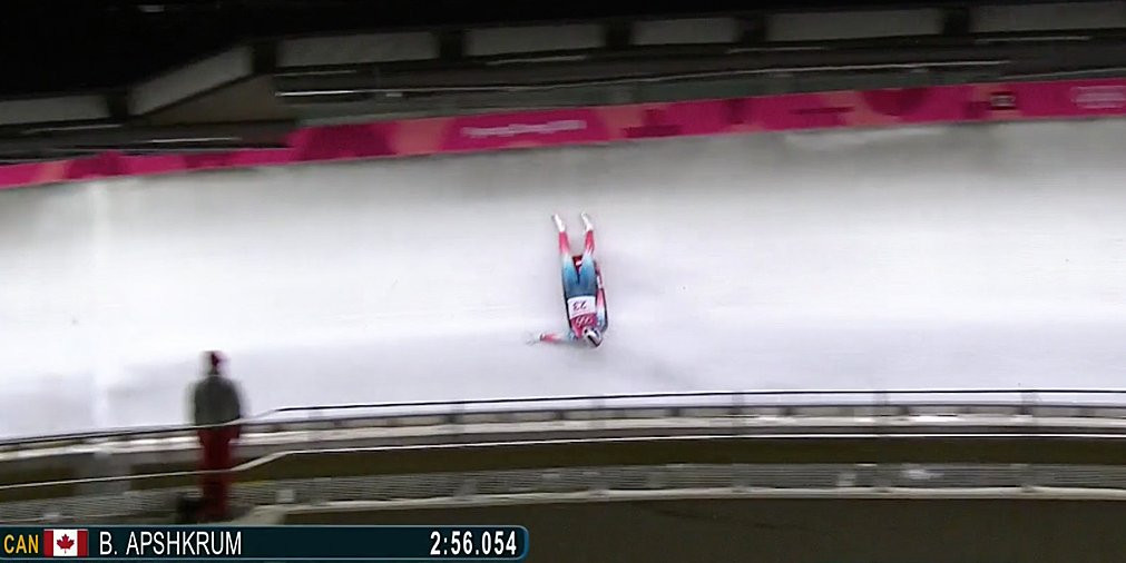 Χειμερινοί Ολυμπιακοί Αγώνες: ‘Εχασε τον έλεγχο του έλκηθρου ενώ έτρεχε με πάνω από 100 χιλιόμετρα [Βίντεο]
