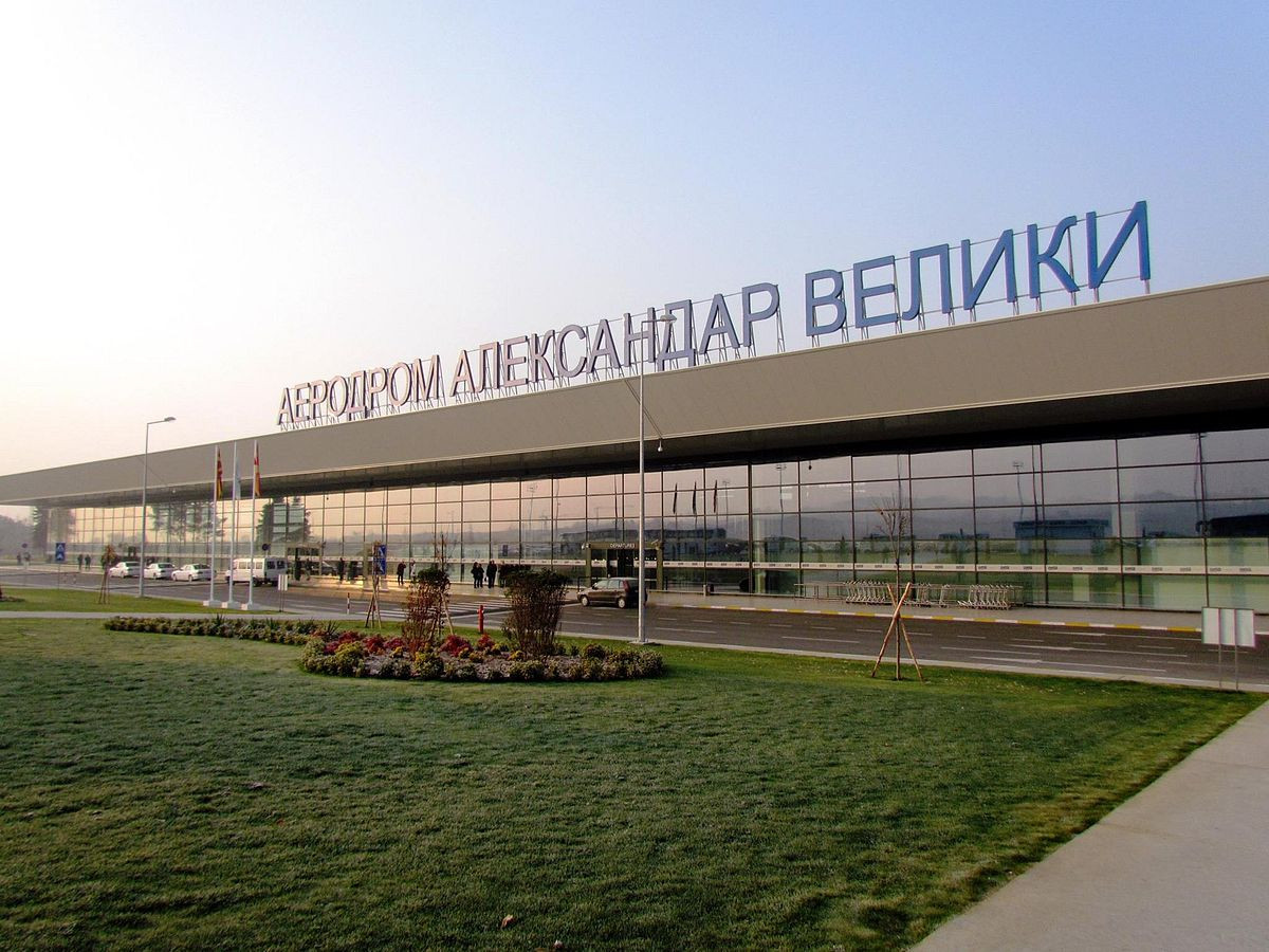 ΠΓΔΜ: Αλλάζουν επίσημα το όνομα σε αεροδρόμιο και αυτοκινητόδρομο