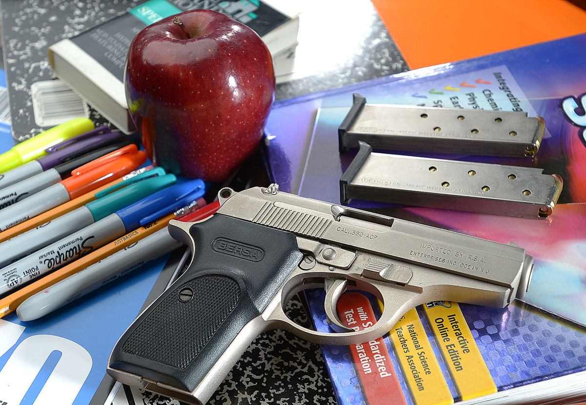 Υπουργός Παιδείας ΗΠΑ: Οι δάσκαλοι έχουν την «επιλογή» να οπλοφορούν στα σχολεία