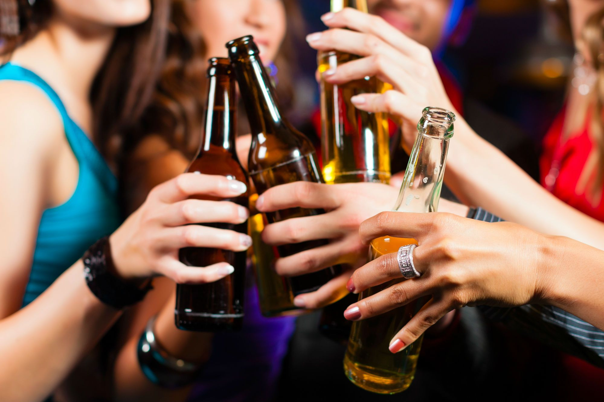 Η κατάχρηση αλκοόλ αυξάνει τον κίνδυνο άνοιας