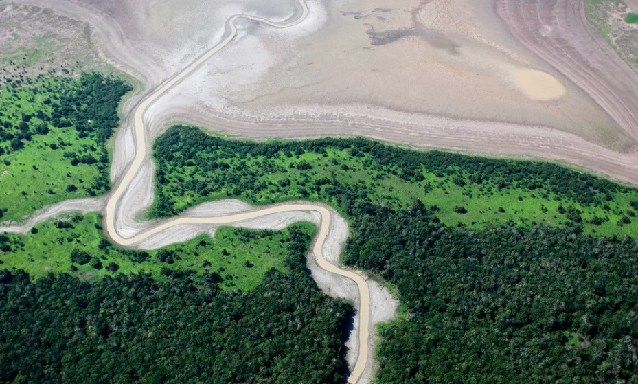 Αμαζόνιος: Ένα βήμα πριν από την κλιματική… άβυσσο