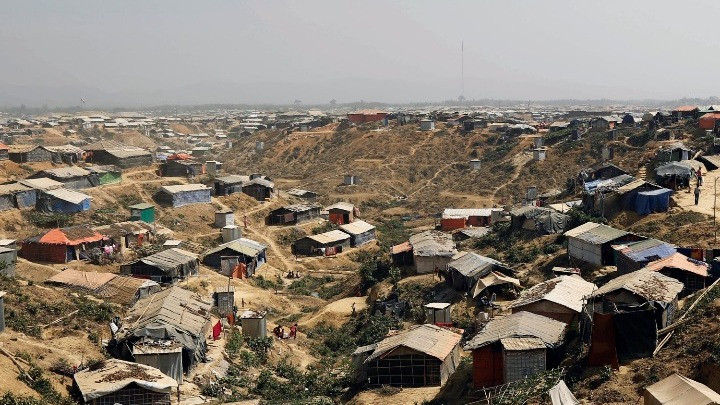 Μιανμάρ: Δεκάδες χωριά των Ροχίνγκια έχουν ισοπεδωθεί με εκσκαφείς