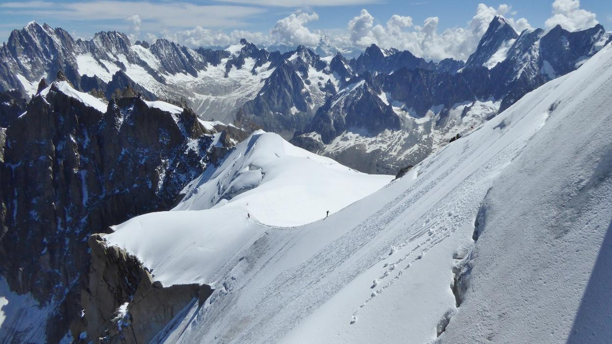 Τουλάχιστον 4 νεκροί από χιονοστιβάδα στις γαλλικές Άλπεις