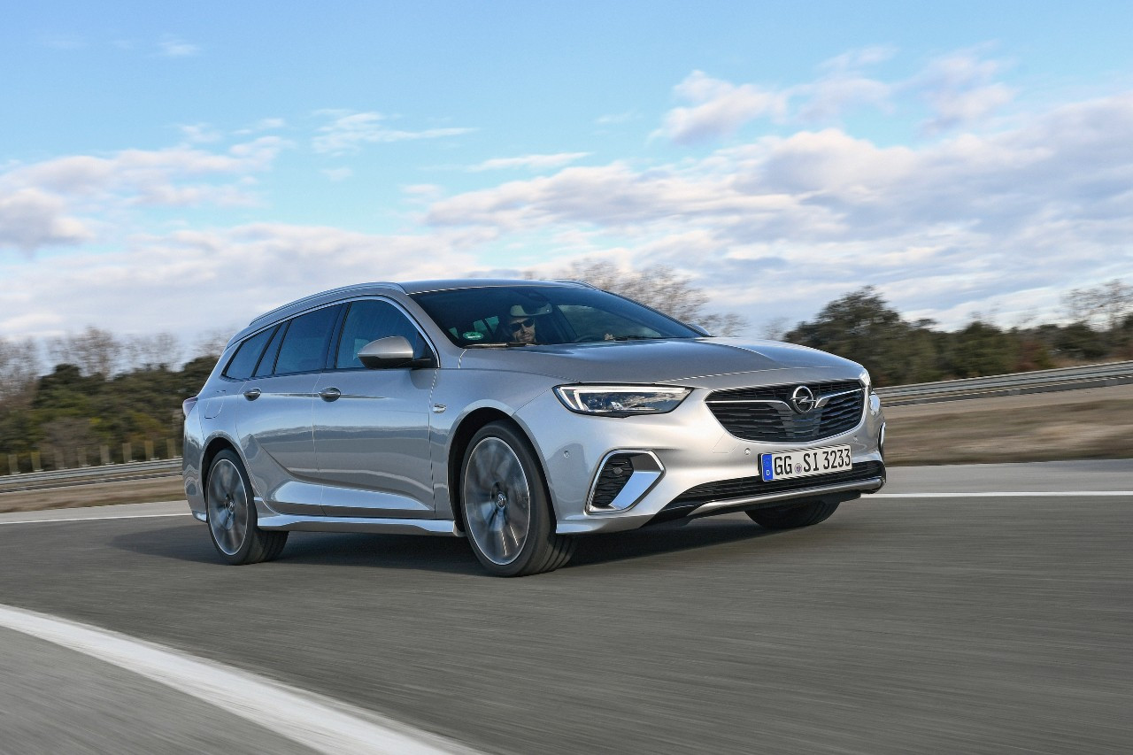 Opel Insignia GSi: «εργαλείο» σε οικογενειακή συσκευασία…