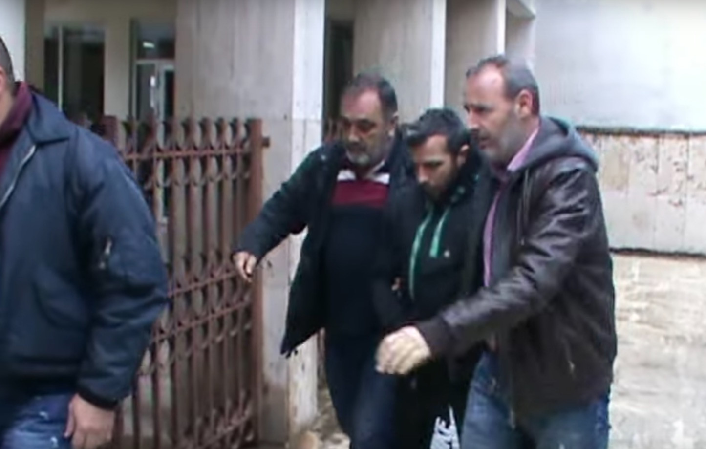 Αγρίνιο: Στο δικαστήριο ο κατηγορούμενος για αποπλάνηση ανηλίκων – Πώς παγίδευε τα θύματά του [Βίντεο]