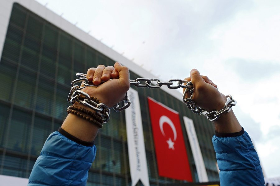 Τουρκία:Πολυετείς ποινές σε 25 δημοσιογράφους