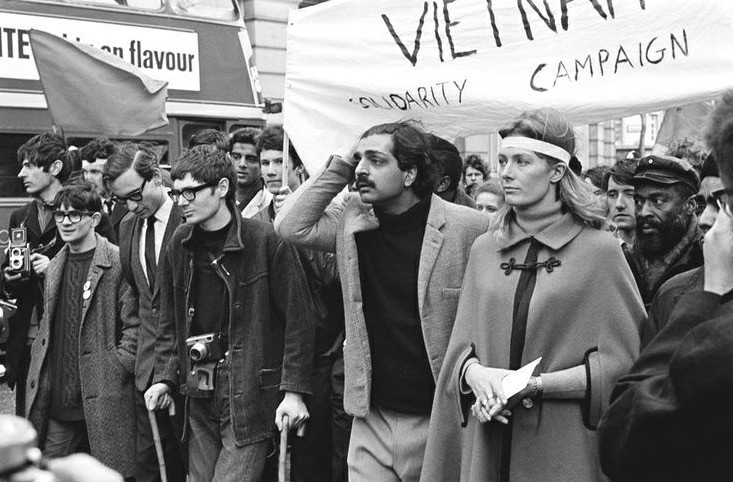 Ο Στίβεν Χόκινγκ και η πορεία για τον πόλεμο του Βιετνάμ