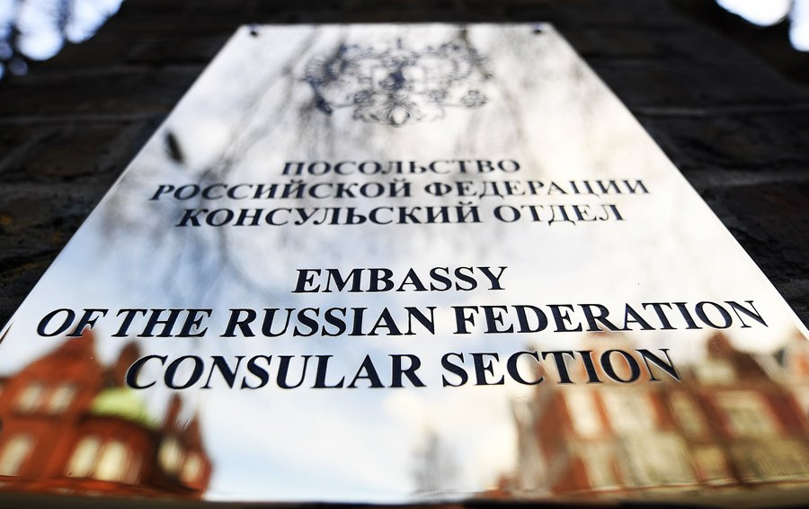 Βρετανία: Μετά τις απελάσεις των διπλωματών και ταξιδιωτική οδηγία για τη Ρωσία