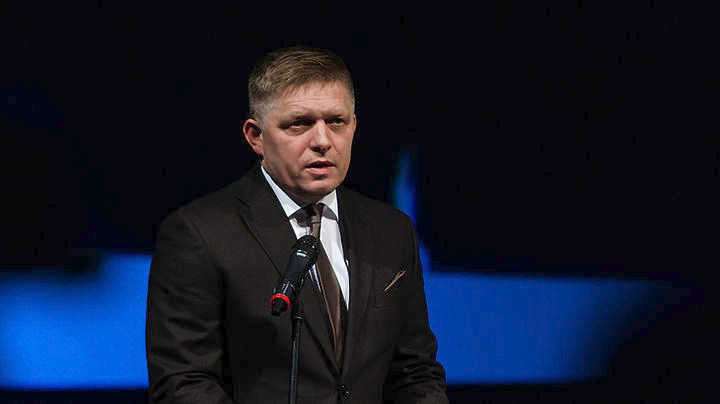 Παραιτήθηκε ο πρωθυπουργός της Σλοβακίας Ρόμπερτ Φίτσο