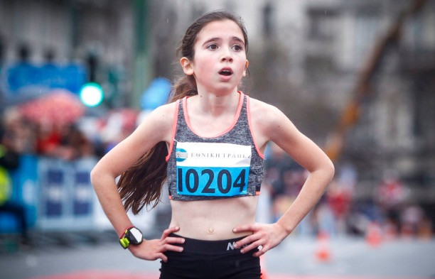 Η 12χρονη που βγήκε 3η στα 5 χλμ. του Ημιμαραθωνίου [ΒΙΝΤΕΟ]