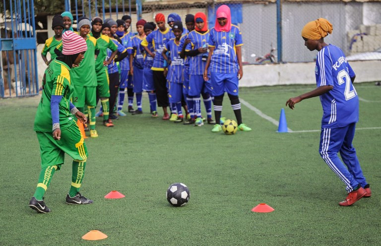 Γυναίκες στη Σομαλία αντιστέκονται με ποδόσφαιρο