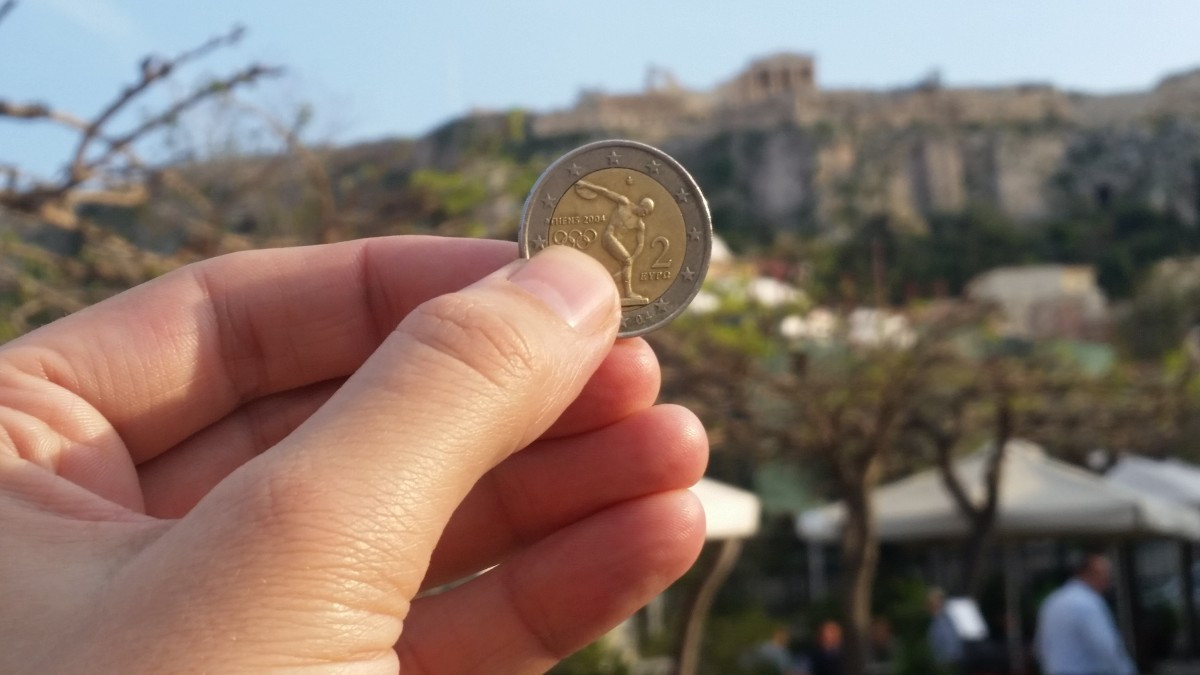 Έρευνα: Επτά στους δέκα Έλληνες πιστεύουν ότι τα μνημόνια ήταν εφεύρημα των Ευρωπαίων
