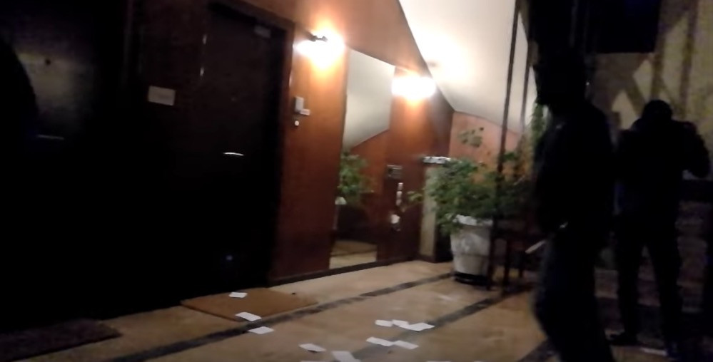 Βίντεο από την επίθεση αντιεξουσιαστών σε δύο δικηγορικά γραφεία