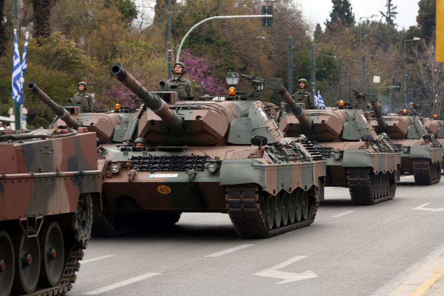 H στρατιωτική παρέλαση στην Αθήνα – Τα πολιτικά μηνύματα [ΦΩΤΟ+ΒΙΝΤΕΟ]
