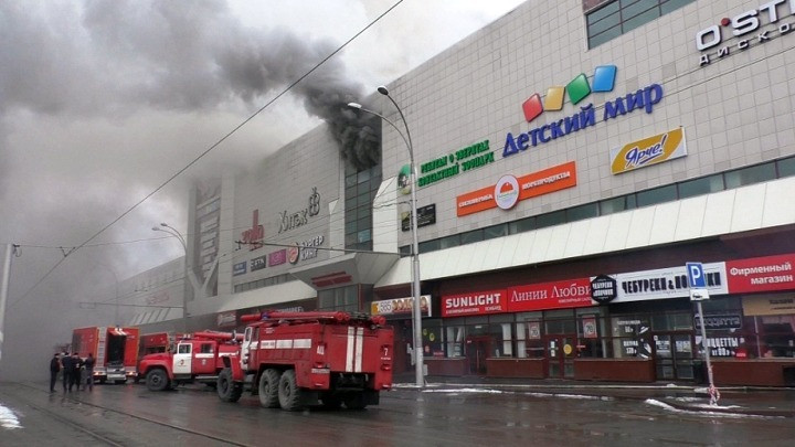 Δεκάδες νεκροί από την πυρκαγιά σε εμπορικό κέντρο στη Ρωσία [Βίντεο]