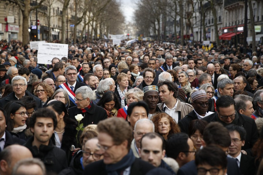 «Λευκή πορεία» στο Παρίσι κατά του αντισημιτισμού