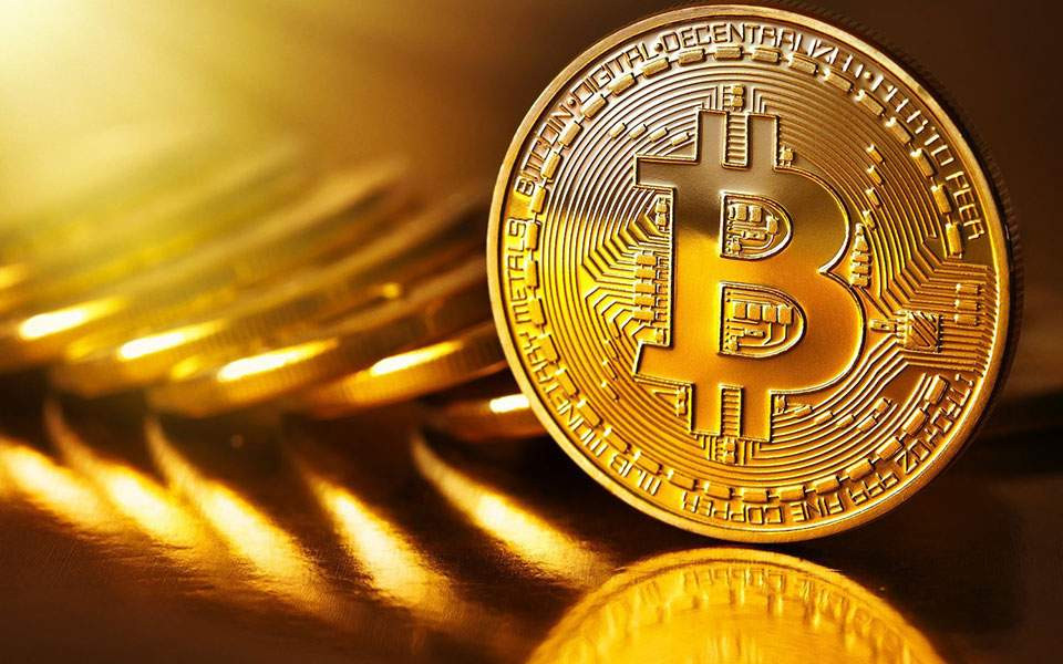 Η τιμή του bitcoin έπεσε κάτω από τα 7.000 δολάρια