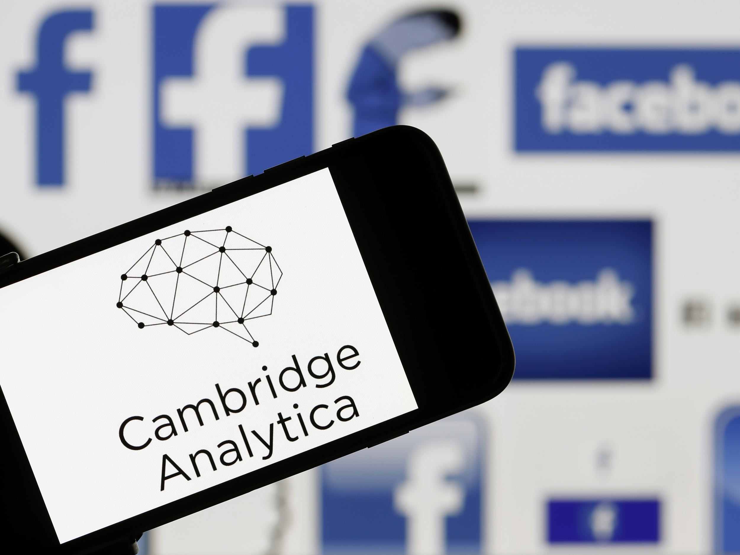 Facebook : Προσωπικά στοιχεία 87 εκατ. χρηστών κατέληξαν στην Cambridge Analytica