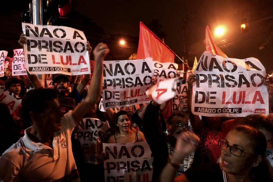 Βραζιλία: Εκπνέει η διορία παράδοσης του Λούλα