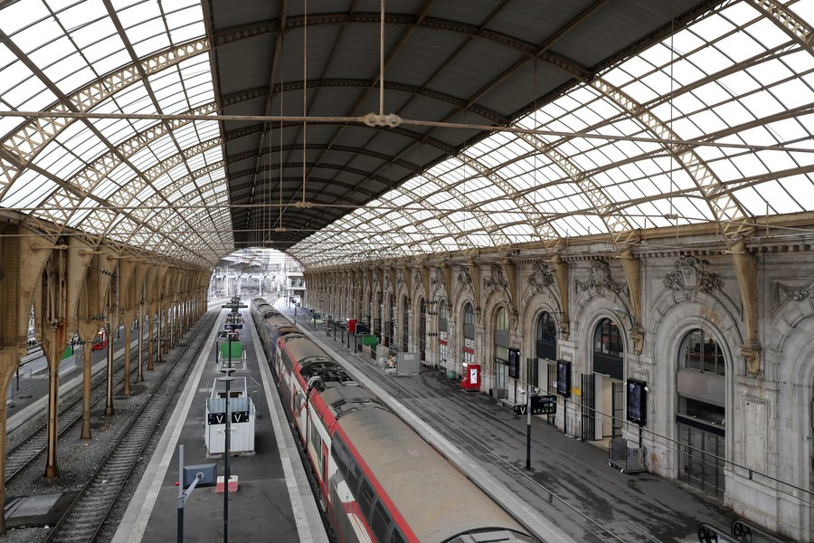 Γαλλία – Απεργία σιδηροδρομικών: Συνδικάτα και κυβέρνηση δηλώνουν αποφασισμένοι να πάνε μέχρι τέλους