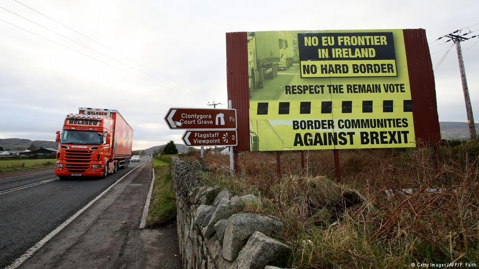 Βρετανία: «Καταστροφή» για την Ιρλανδία εάν δεν υπάρξει συμφωνία με την ΕΕ