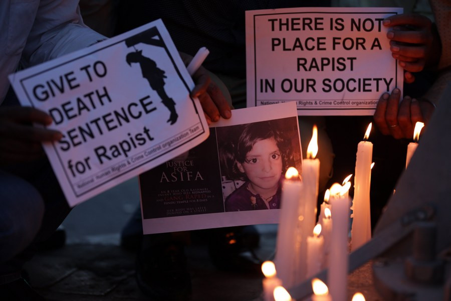 Ινδία: Ξεχειλίζει η οργή μετά τον βιασμό και τη δολοφονία 11χρονου κοριτσιού