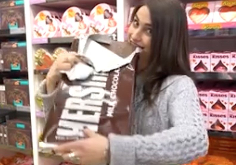 Το μαγαζί με τα μεγαλύτερα σοκολατένια σνακ του κόσμου [ΒΙΝΤΕΟ]