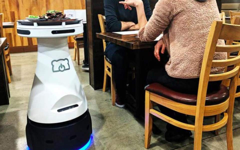 Penny: Το ρομπότ-σερβιτόρος που αλλάζει τα δεδομένα [ΒΙΝΤΕΟ]