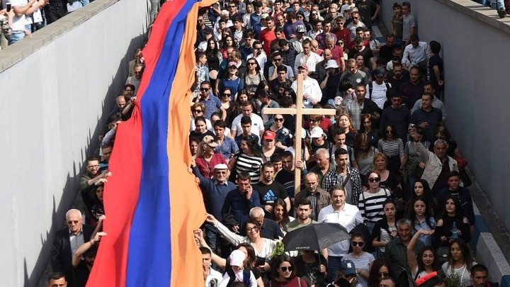 Βαθαίνει η πολιτική κρίση στην Αρμενία