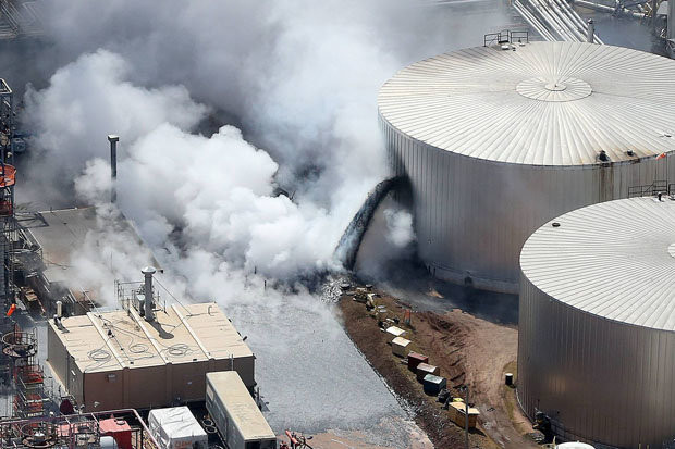 ΗΠΑ: Έκρηξη με τραυματίες σε διυλιστήριο πετρελαίου στο Ουισκόνσιν [ΒΙΝΤΕΟ]