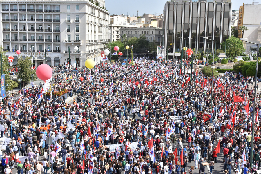 Σε εξέλιξη οι πορείες και συγκεντρώσεις για την Εργατική Πρωτομαγιά