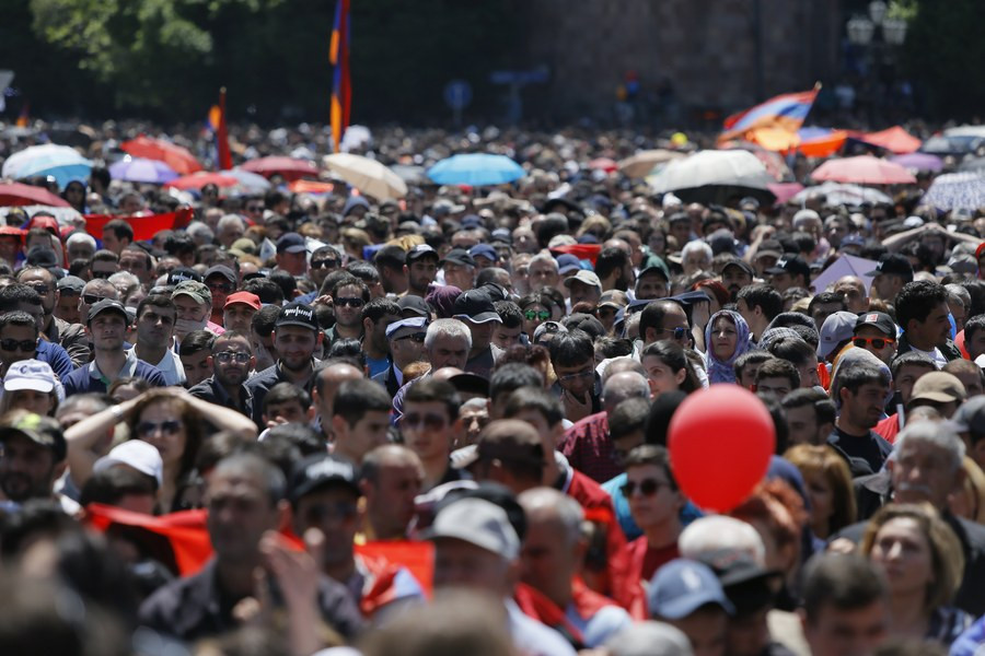 Αρμενία: Περισσότεροι από 20.000 διαδηλωτές ζητούν την εκλογή του Νικόλ Πασινιάν