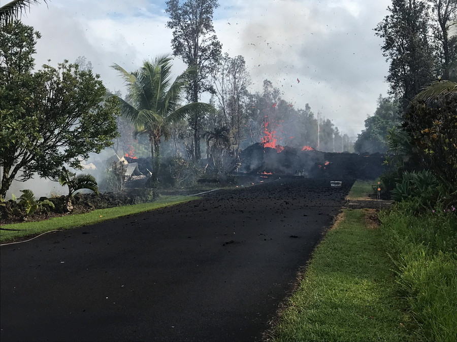 «Αγρίεψε» το ηφαίστειο Κιλαουέα στην Χαβάι – Η λάβα ρέει στους δρόμους [Βίντεο]