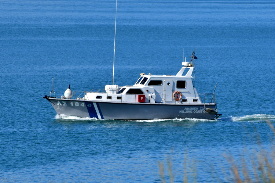 Συναγερμός για σκάφος με 45 πρόσφυγες Νότια της Κρήτης