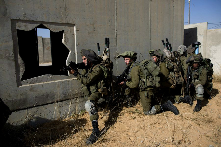Κόκκινος συναγερμός στον Ισραηλινό στρατό: Επιστρατεύει εφέδρους, ανοίγει καταφύγια