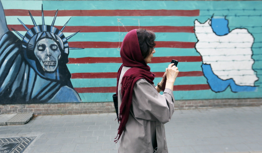 Ιράν: Οι Ευρωπαίοι είναι δεμένοι στο άρμα των ΗΠΑ