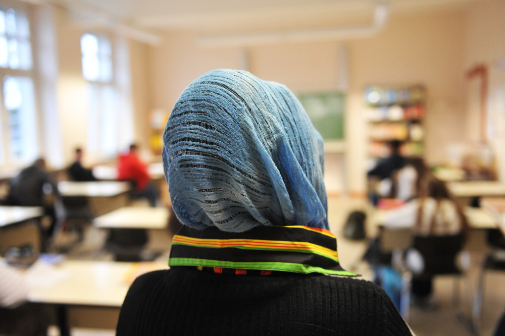 Γερμανία: Δικαστήριο απαγόρευσε σε δασκάλα να φορά την ισλαμική μαντίλα όταν διδάσκει