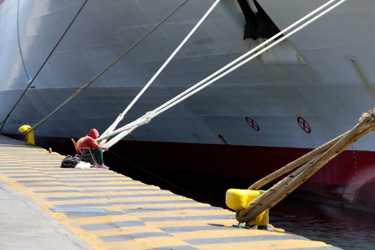 Δεμένα τα πλοία στα λιμάνια αύριο – Η ΠΝΟ θα συμμετάσχει στην 24ωρη απεργία της ΓΣΕΕ