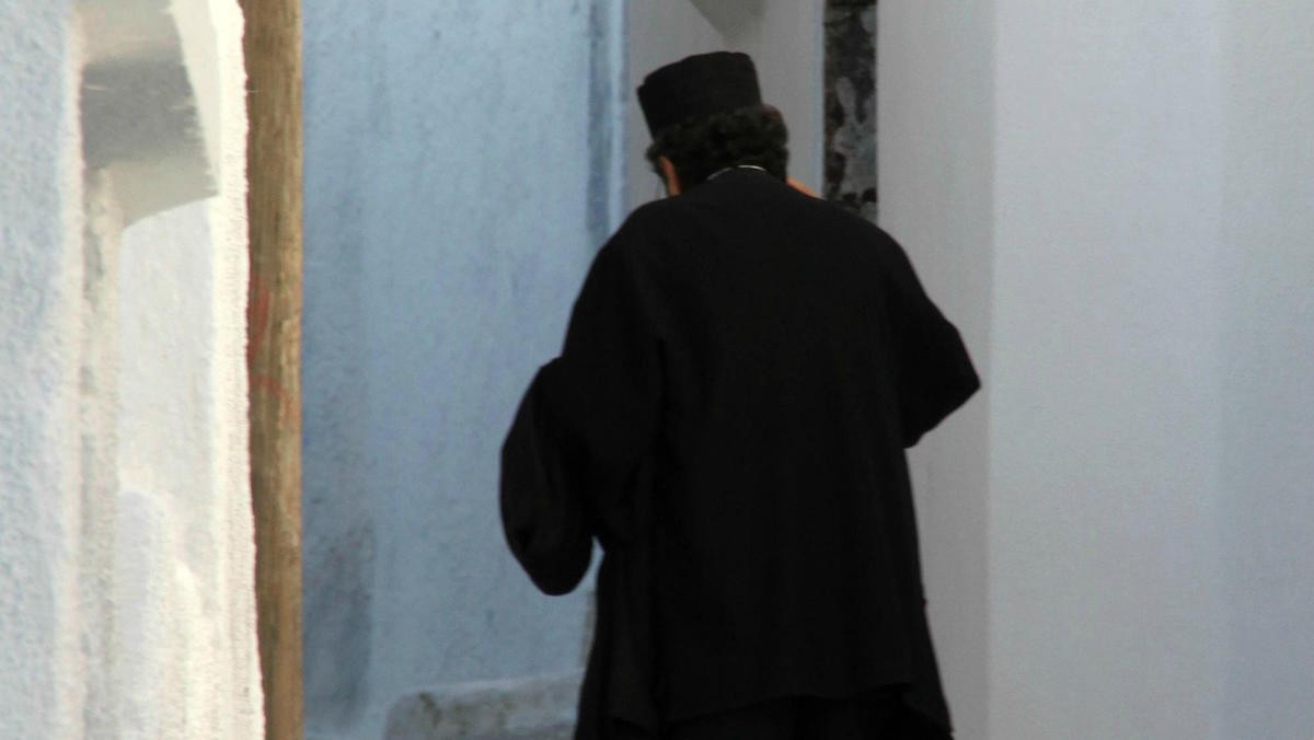 Πέντε φορές είχε ασελγήσει ο 80χρονος ιερέας στην 11χρονη στο Βόλο