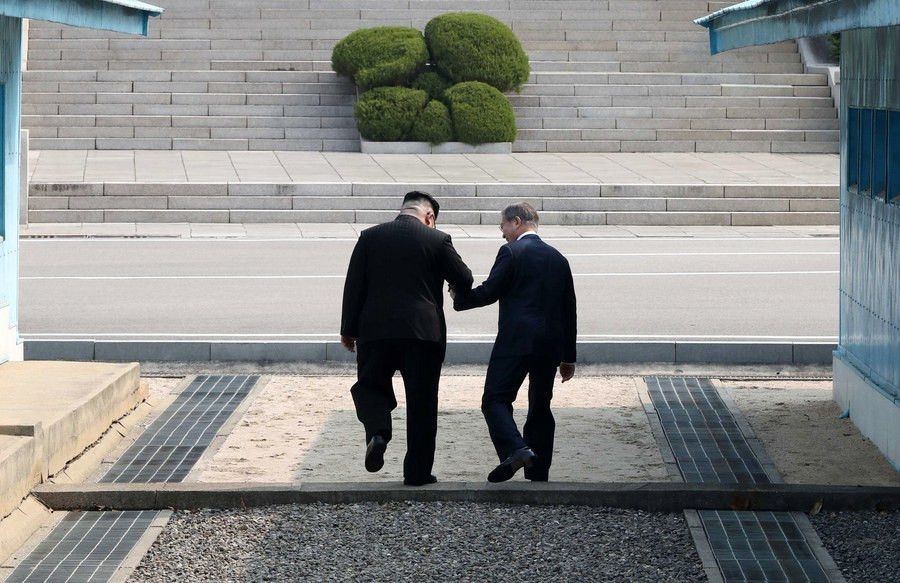 Τέρμα οι «εναγκαλισμοί» Βόρειας και Νότιας Κορέας