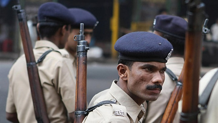 Ινδία: Η αστυνομία άνοιξε πυρ και σκότωσε 9 διαδηλωτές