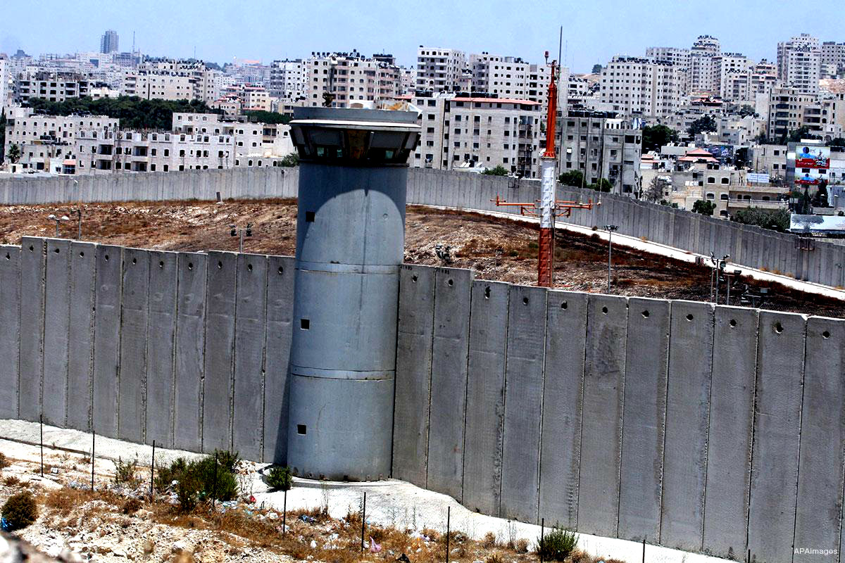 Οδοιπορικό στην Παλαιστίνη: Τείχη, τείχη… παντού τείχη