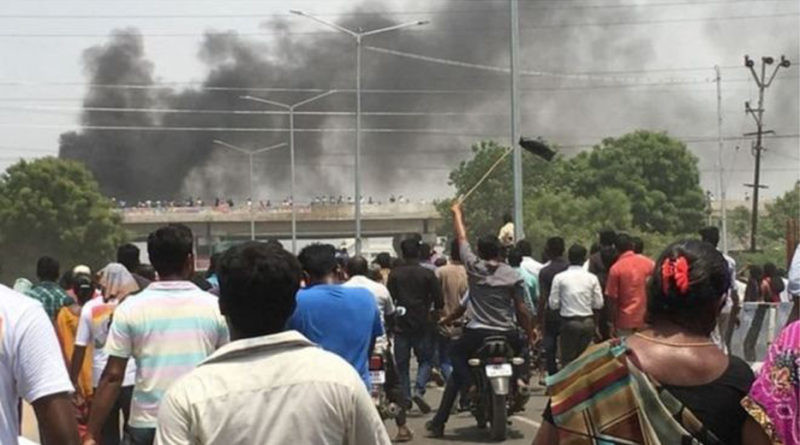 Τους 12 έφτασαν οι νεκροί διαδηλωτές από αστυνομικά πυρά στην Ινδία