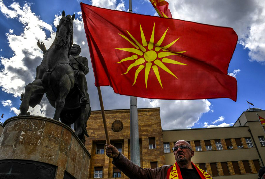 Το Μακεδονικό στο εσωτερικό «ναρκοπέδιο» της ΠΓΔΜ