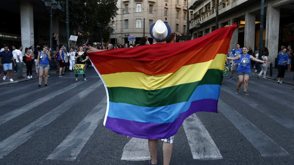 ΕΣΡ: Υπό περιορισμούς η προβολή του τηλεοπτικού σποτ του Athens Pride