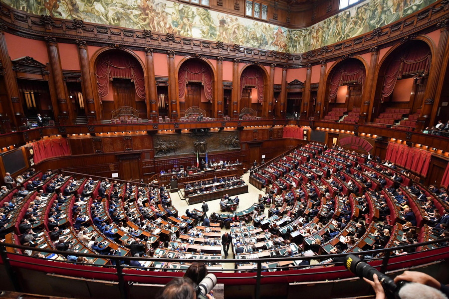 H ιταλική βουλή έδωσε ψήφο εμπιστοσύνης στην κυβέρνηση του Τζουζέπε Κόντε