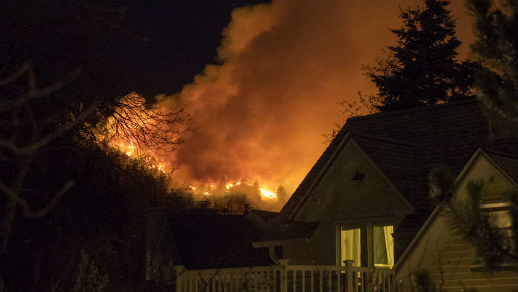 Μεγάλη φωτιά στο Κολοράντο – Εκκενώθηκαν σπίτια [ΒΙΝΤΕΟ]